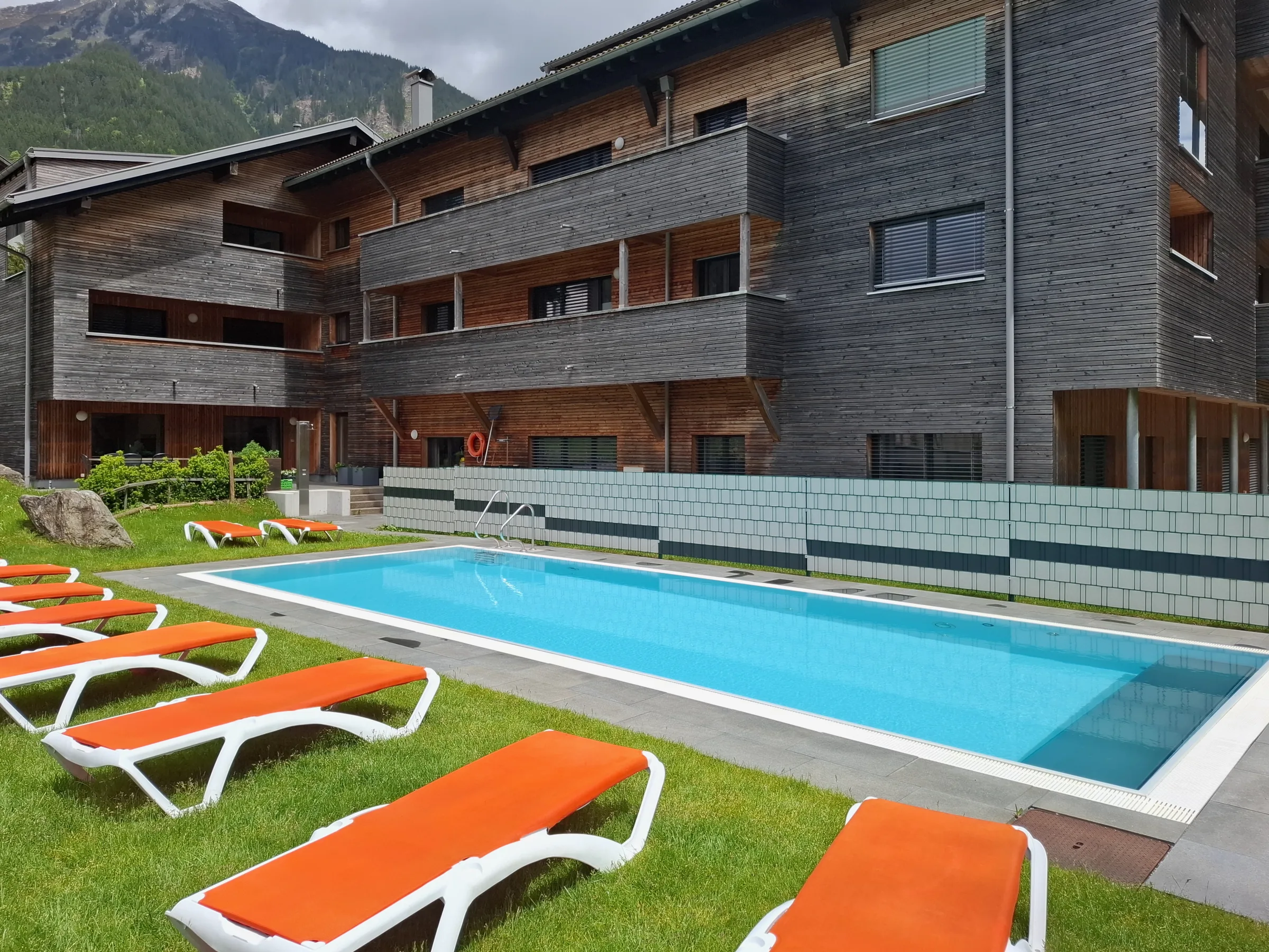 Pool und Garten bei Gastauer Apartments