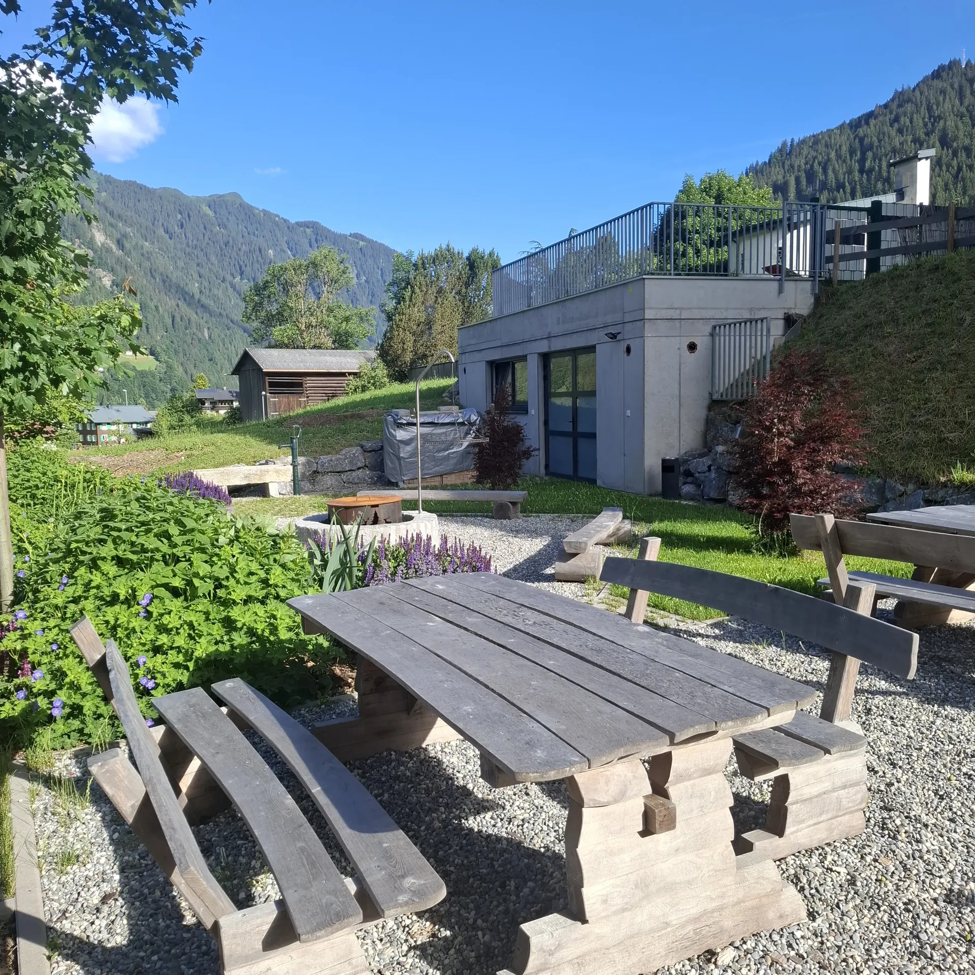 Familienaktivitäten im Outdoorbereich der Gastauer Apartments