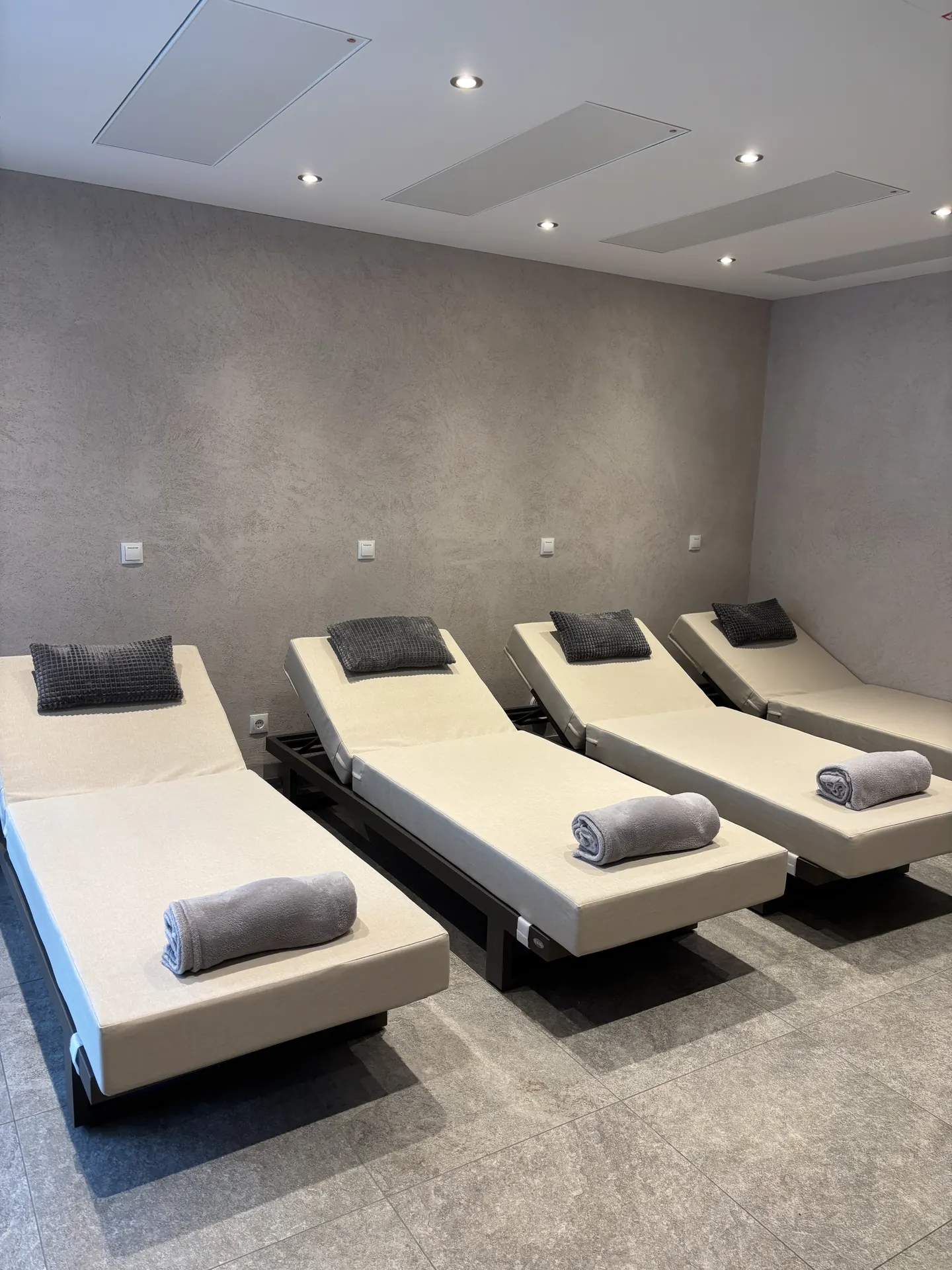Ruheraum im Sauna- und Vitalbereich der Gastauer Apartments
